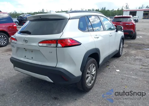 2022 Toyota Corolla Cross Le z USA, uszkodzony, nr VIN 7MUCAAAG9NV019636